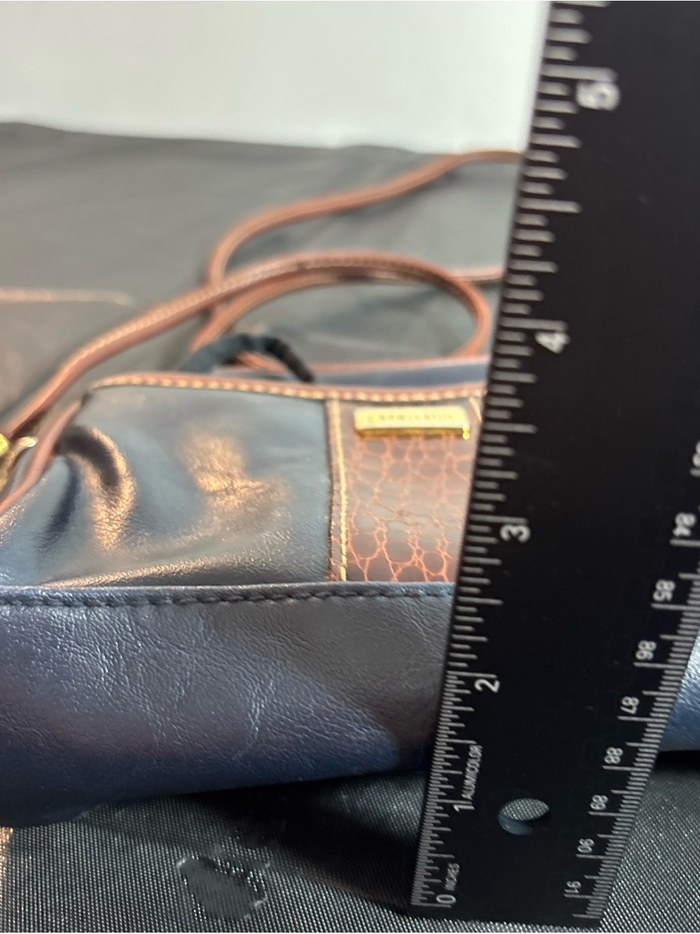 Carryland Vintage Navy and Brown Leather Crossbody 9/13 - Picture 11 of 11